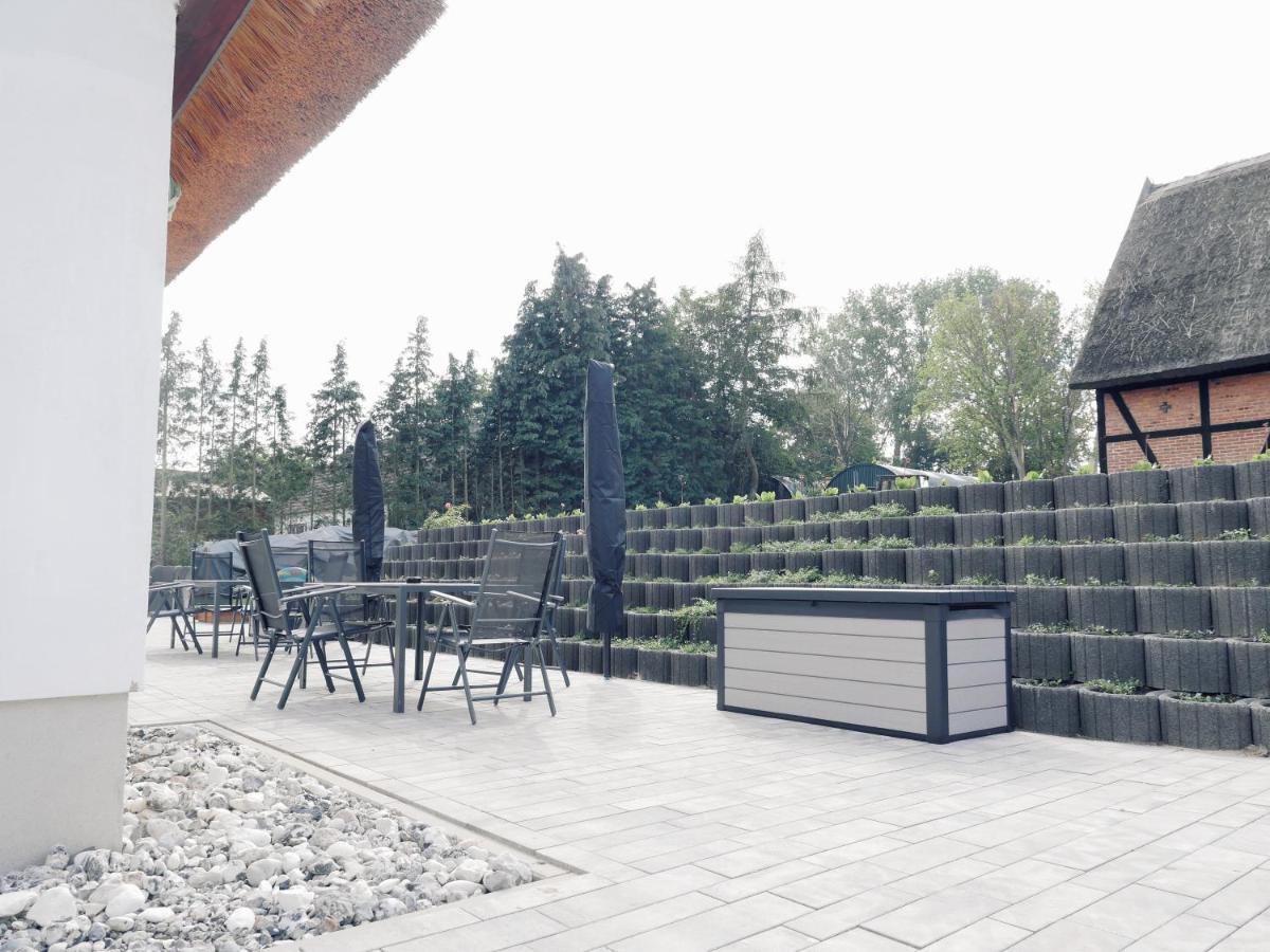 Ferienwohnungen Am Reiterhof Sallenthin Neu Sallenthin ภายนอก รูปภาพ